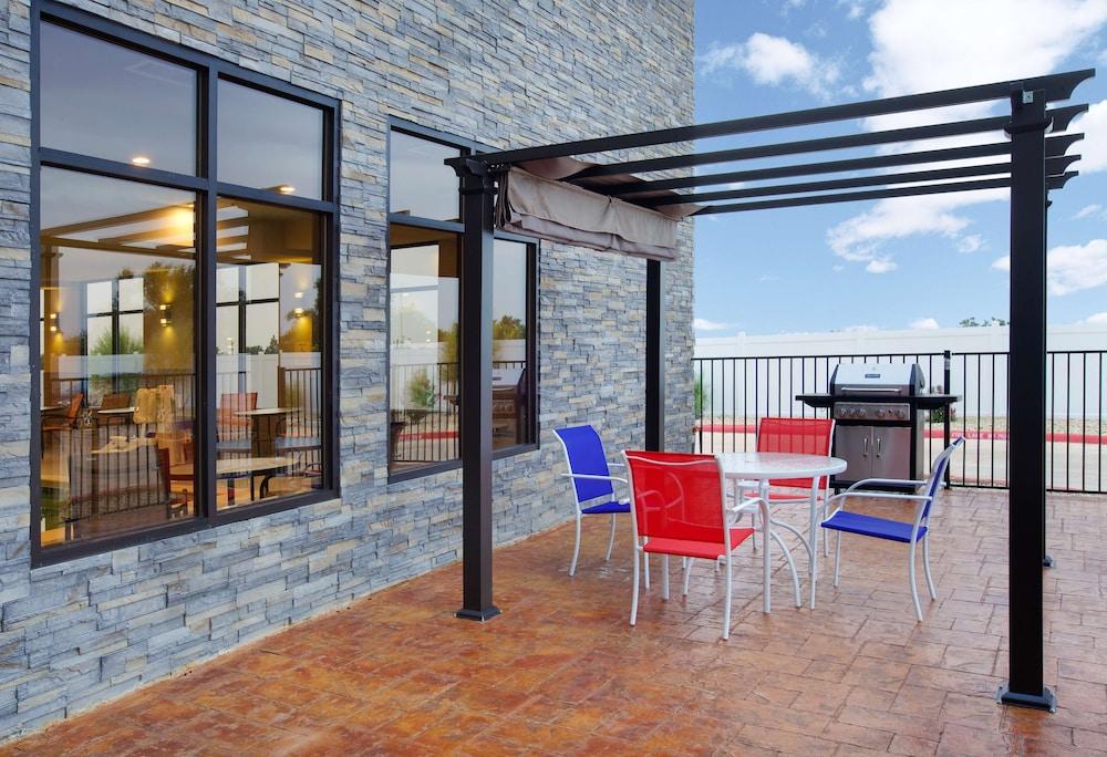 Hampton Inn Snyder TX photo 24