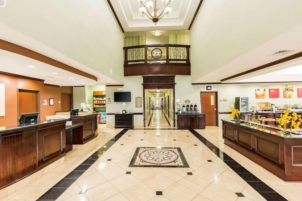 Comfort Suites Beaumont I-10 photo 13