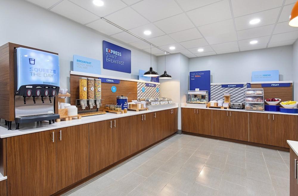 Holiday Inn Express Hurricane by IHG photo 38