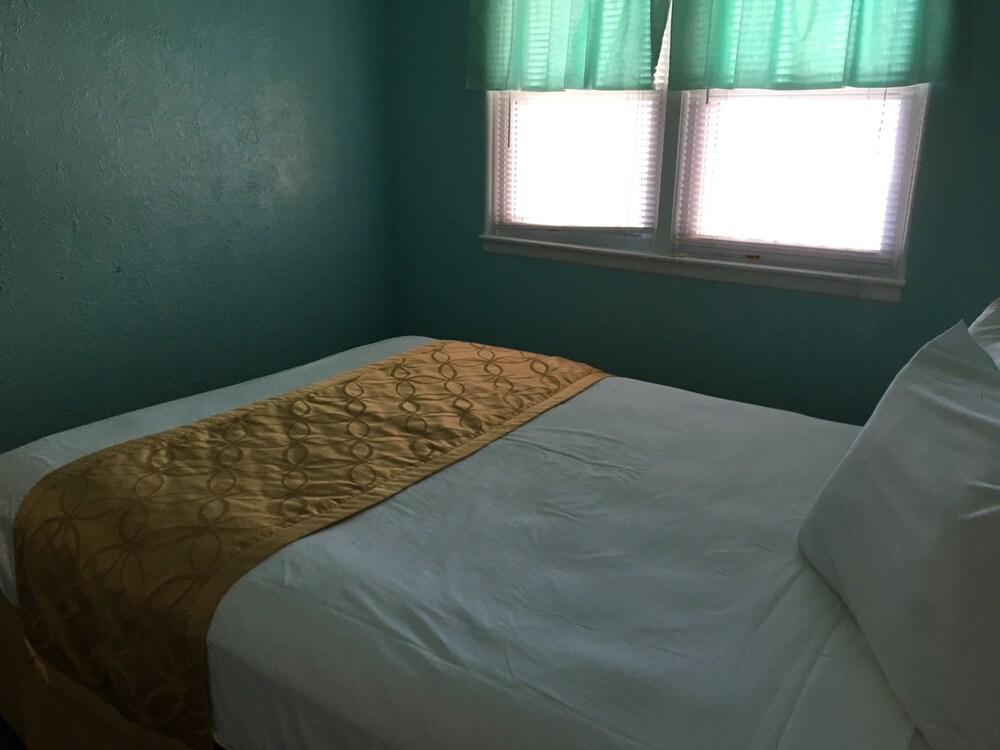 Harbor Mist Family Motel photo 18