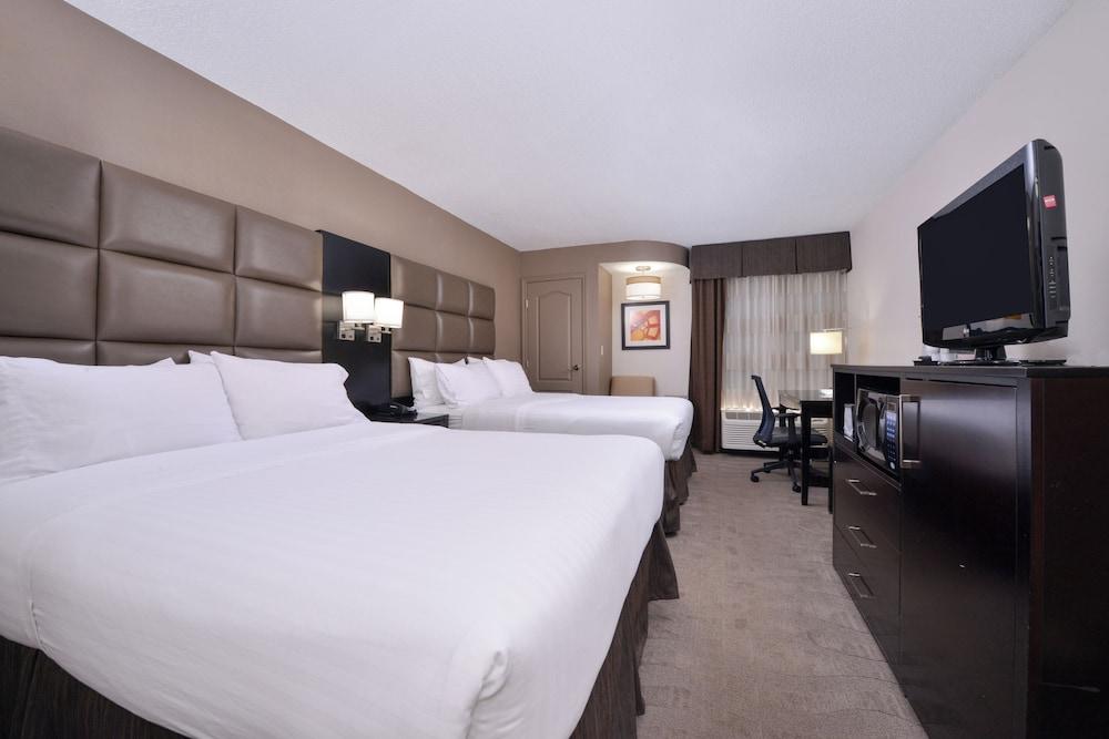 Holiday Inn Express Burlington by IHG photo 77