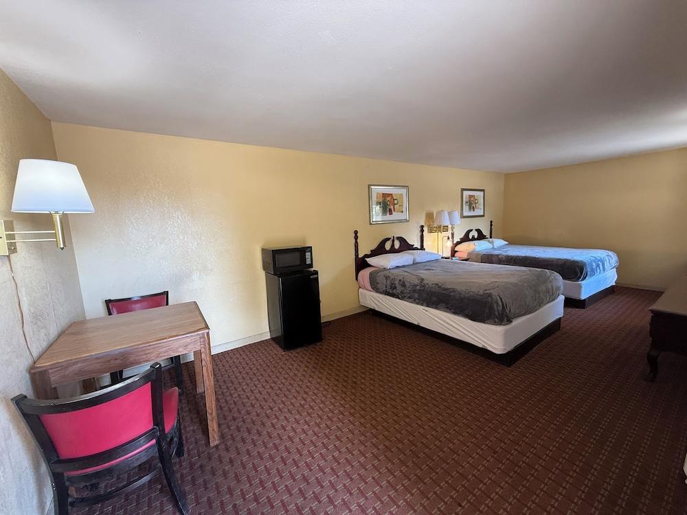 Motel Masquerade photo 1