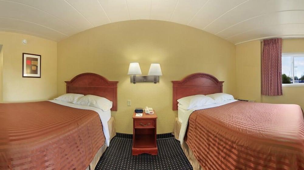 Travelodge by Wyndham Lima OH photo 3