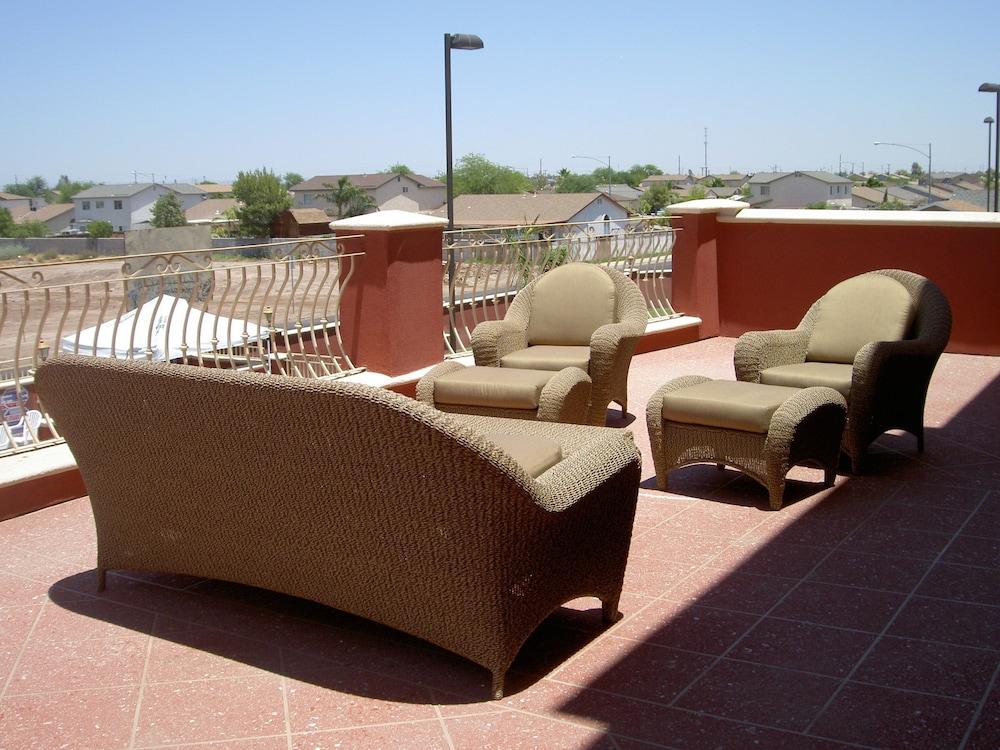 Holiday Inn Express Hotel & Suites El Centro by IHG photo 4