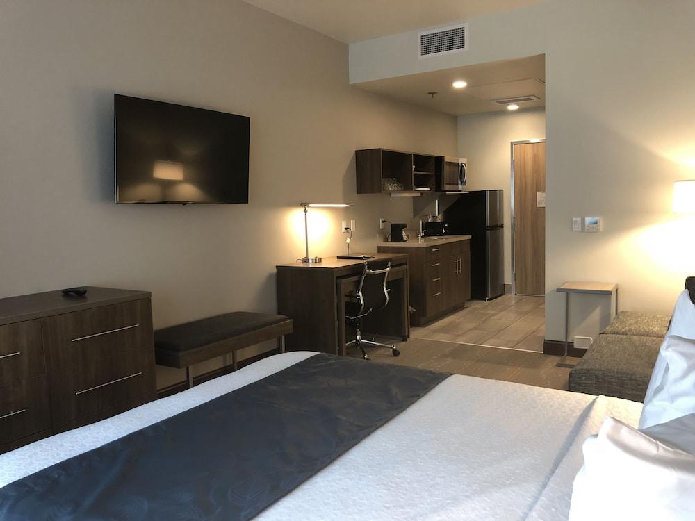 Kodiak Compass Suites photo 11
