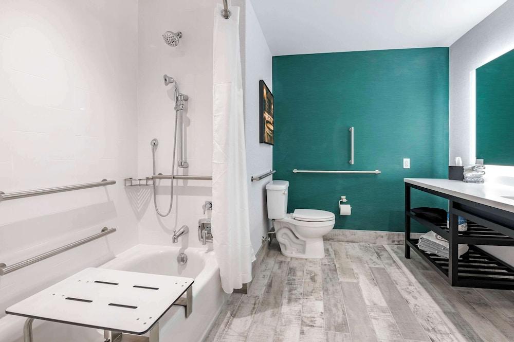 Cambria Hotel Spokane Airport photo 8