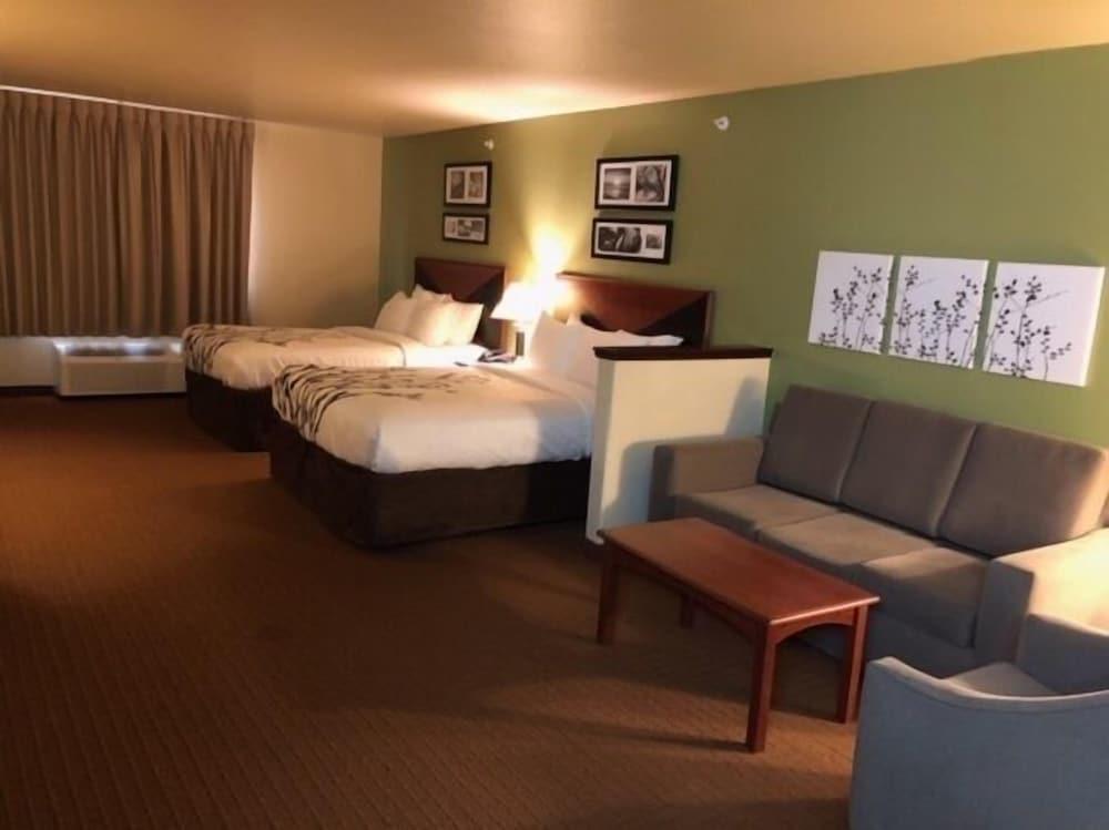 Sleep Inn & Suites Shamrock photo 10