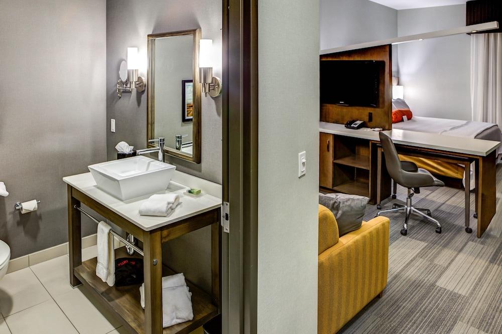 DoubleTree by Hilton West Fargo Sanford Medical Center Area photo 22