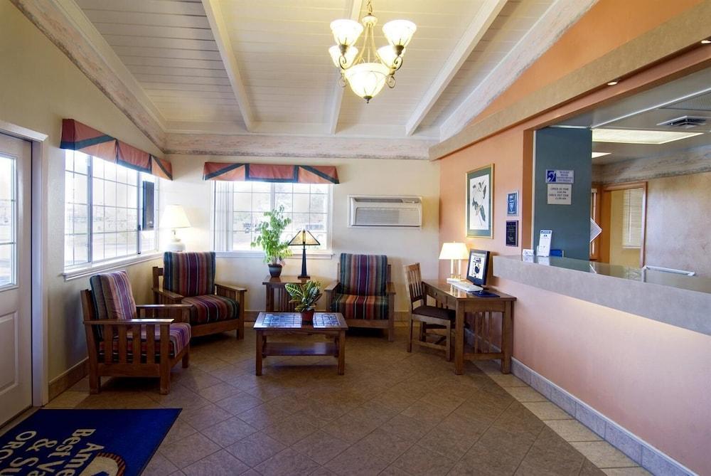 Americas Best Value Inn & Suites Oroville photo 2