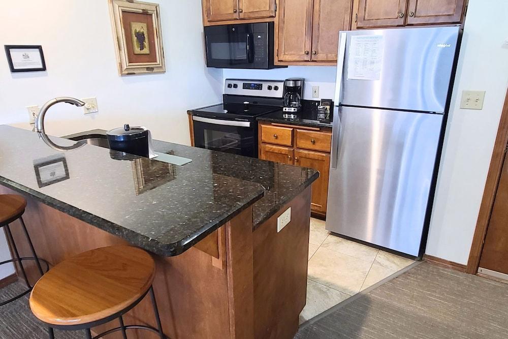 Bridgeport Waterfront Resort photo 40