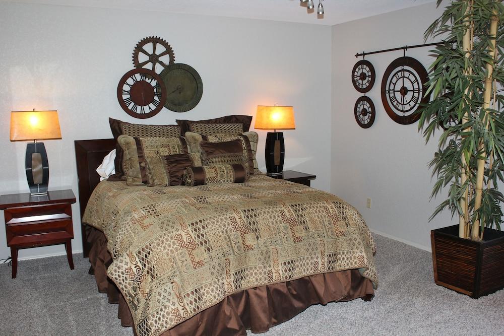 Adobe Village Inn photo 11