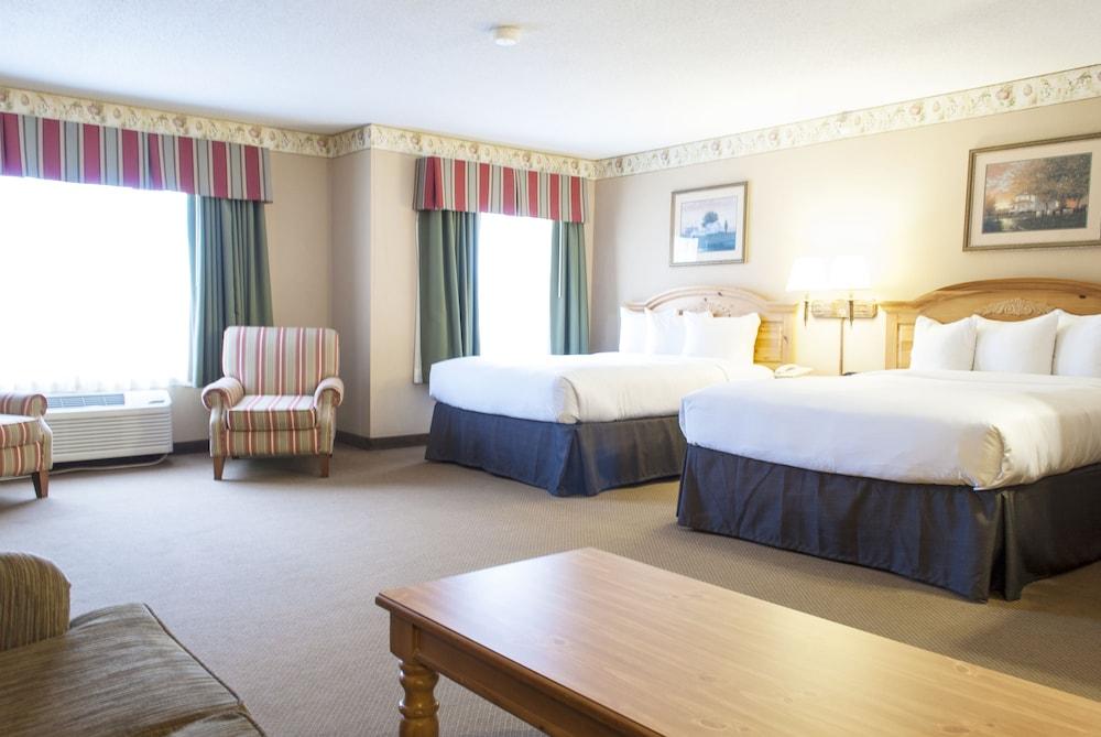 Country Inn & Suites by Radisson, Cedar Falls, IA photo 11