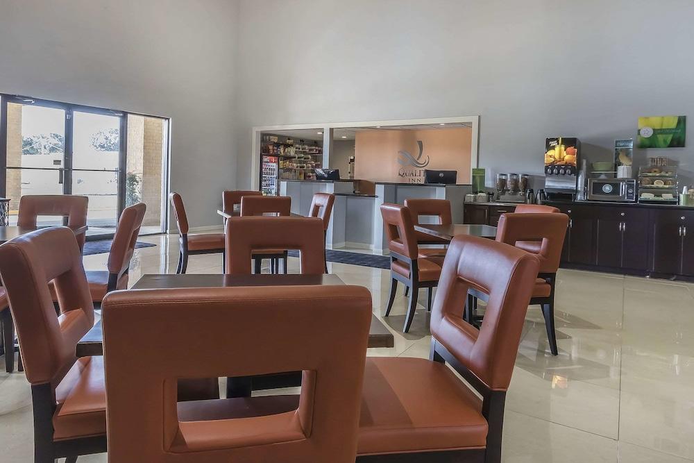 Quality Inn & Suites Stuttgart North photo 10