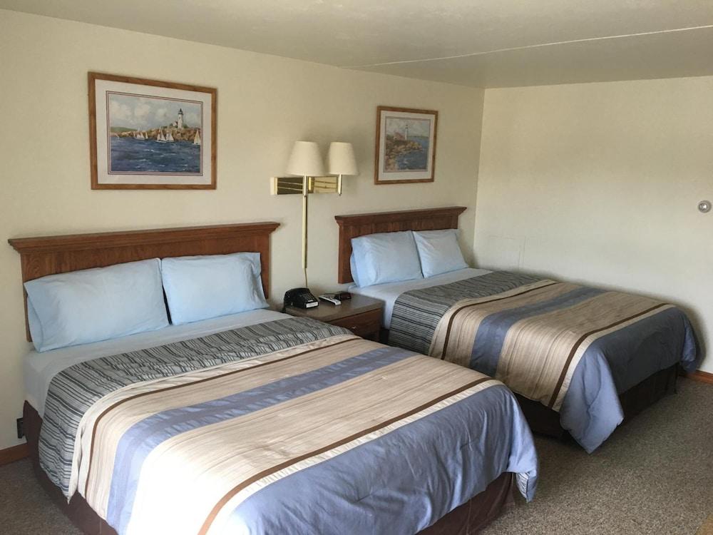 Coho Motel and Suites photo 11