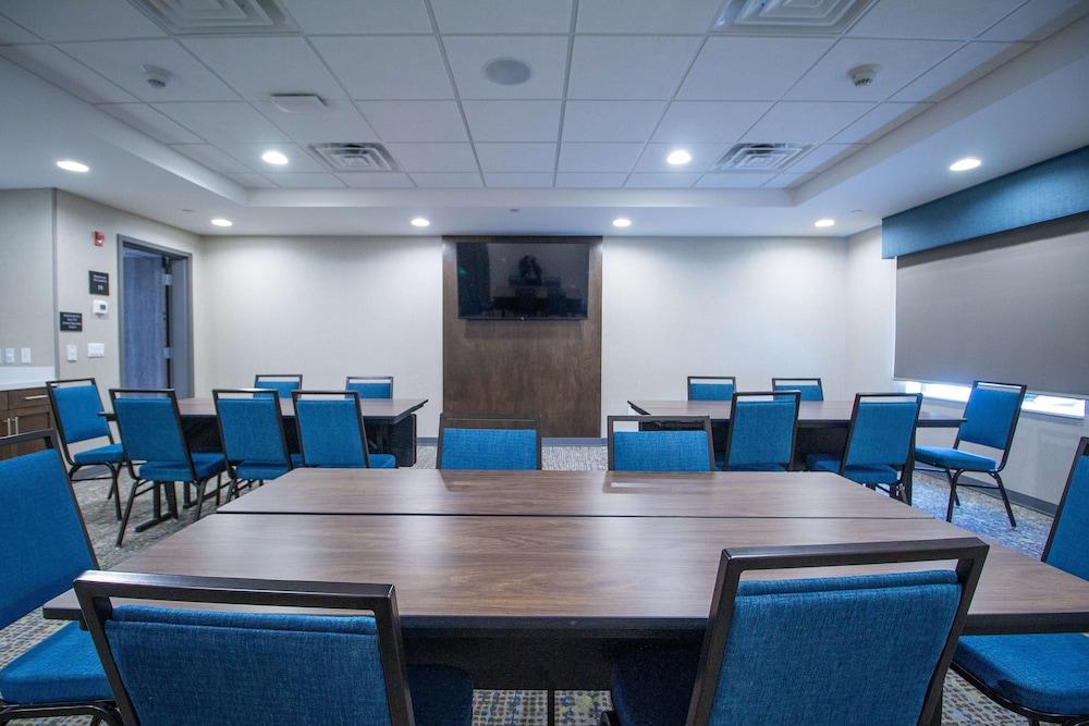 Hampton Inn & Suites North Attleboro photo 34