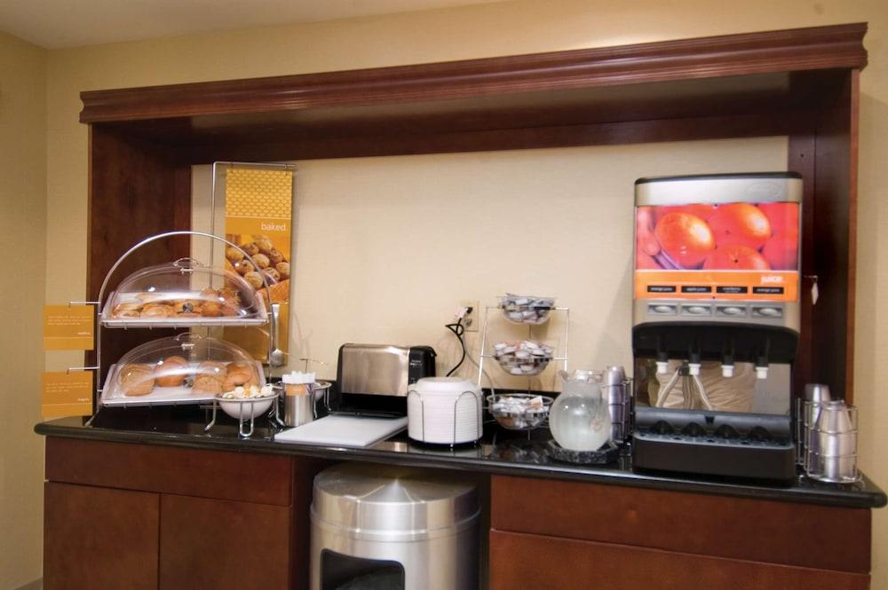Hampton Inn & Suites Baton Rouge/Port Allen photo 25