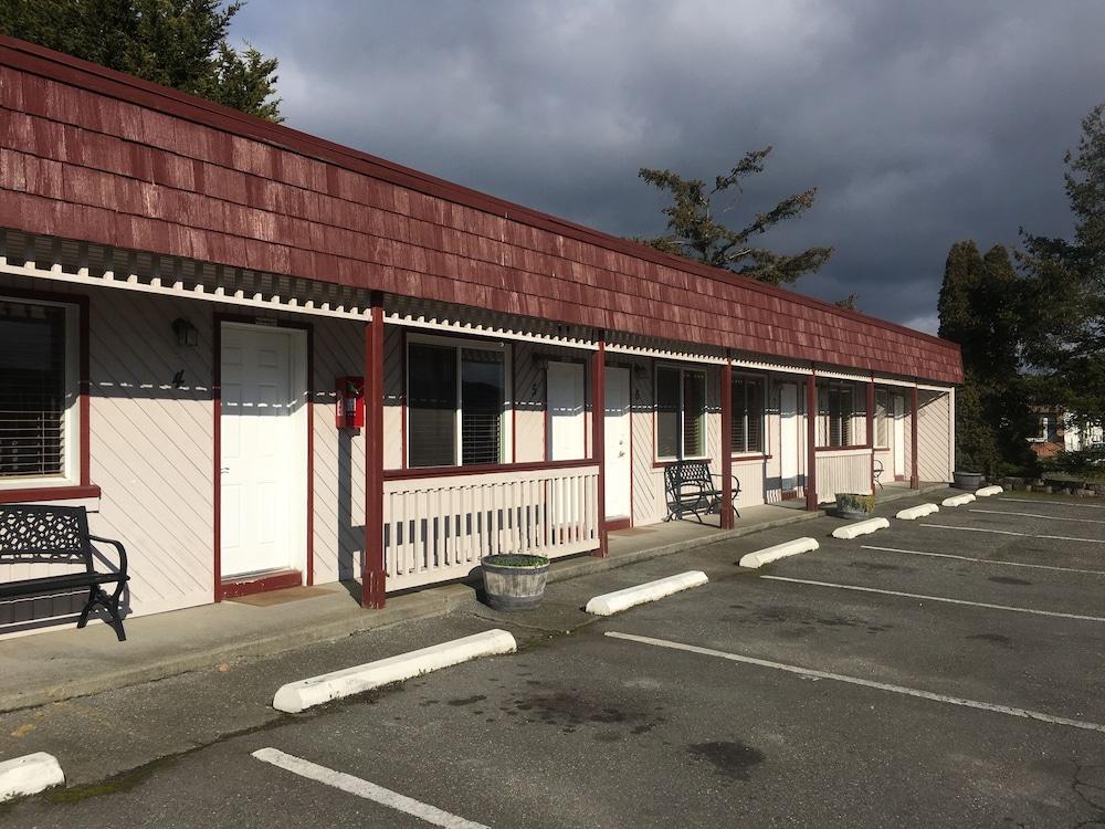 Tyee Restaurant and Hotel photo 10