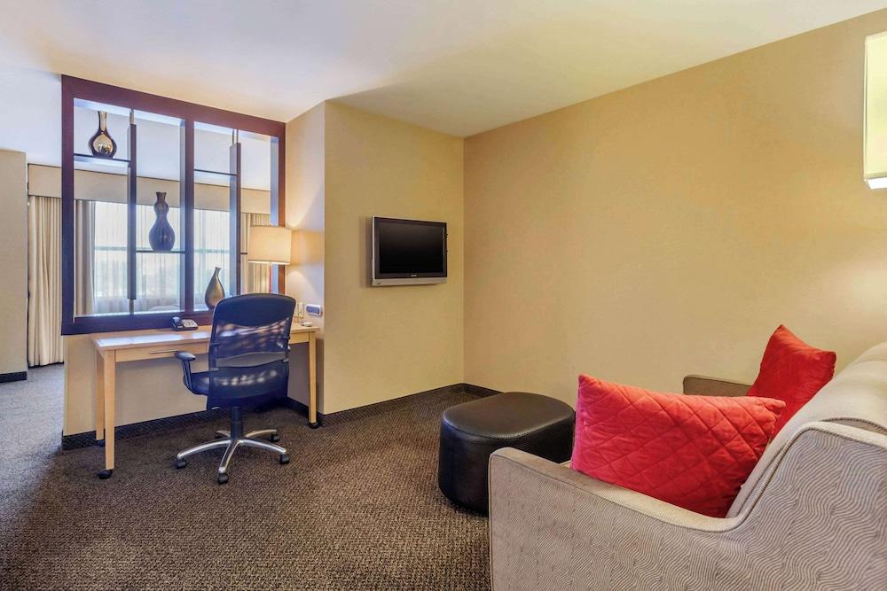 SpringHill Suites by Marriott Fort Collins photo 33