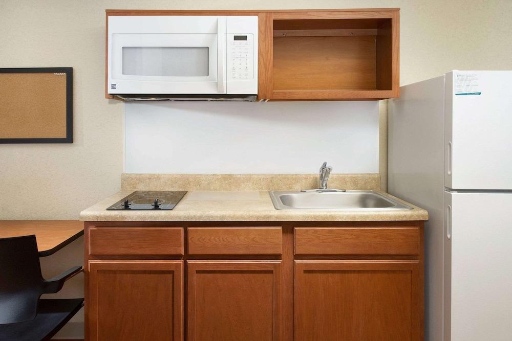 WoodSpring Suites Wilkes-Barre photo 13