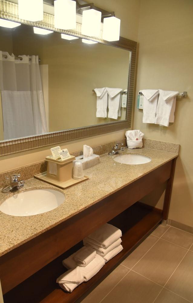 Comfort Suites Linn County photo 15