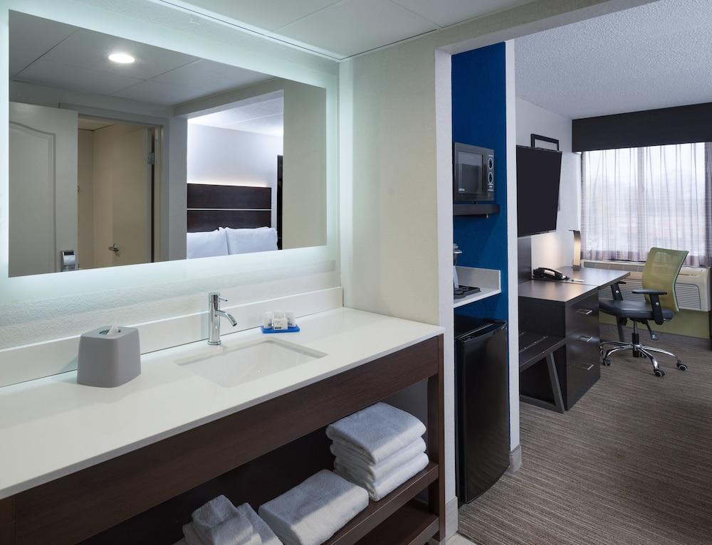 Holiday Inn Express Rochester - Greece by IHG photo 7