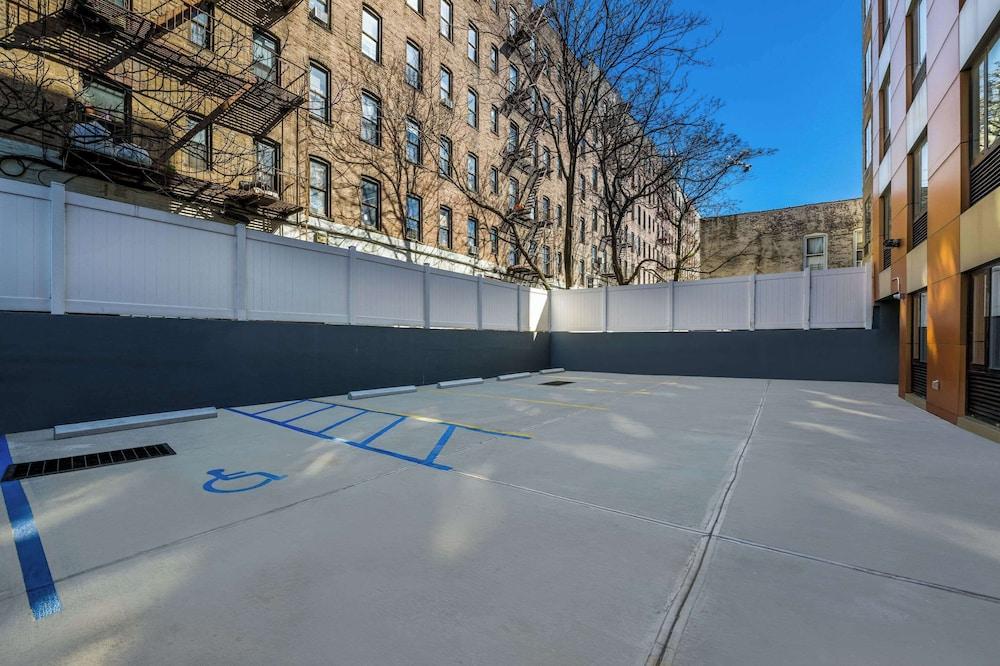 Sleep Inn Bronx - Soundview photo 32