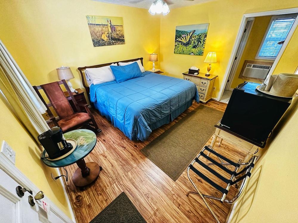 Alpine Village Inn photo 2