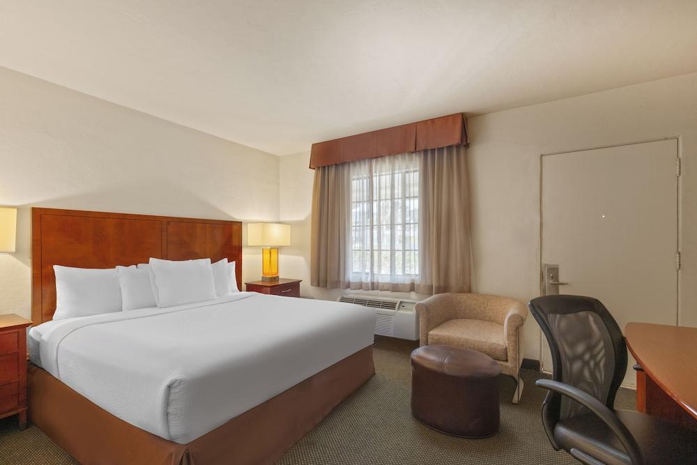 Historic Coronado Motor Hotel by OYO photo 9