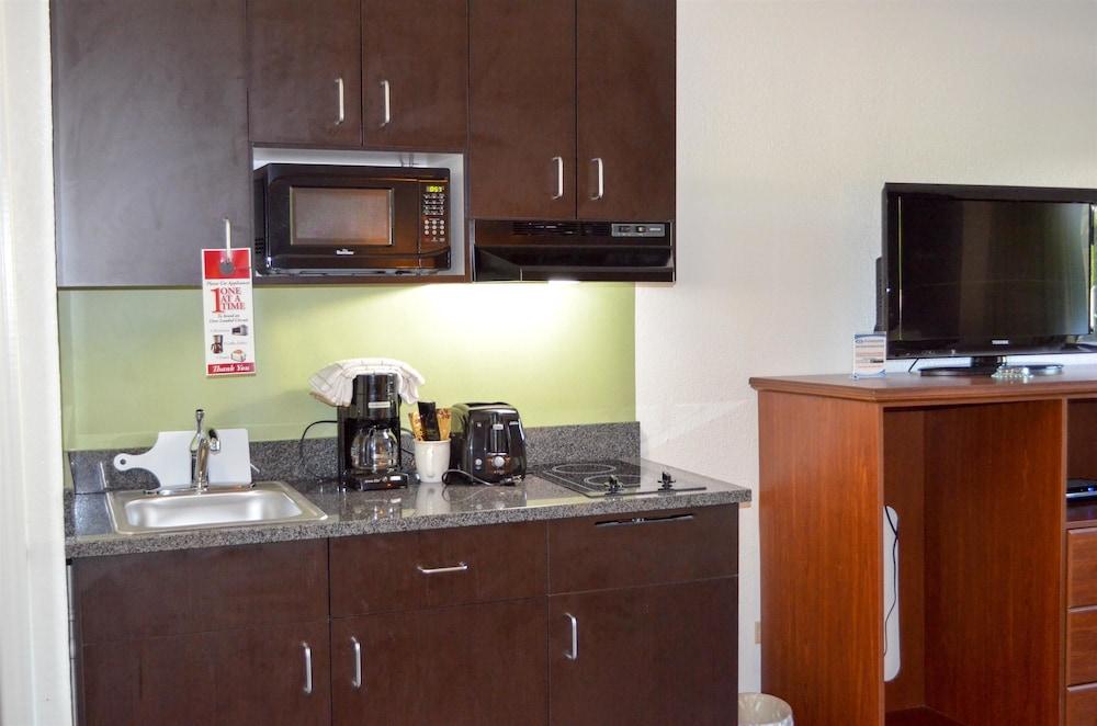 Studio Suites Extended Stay Chattanooga TN photo 14