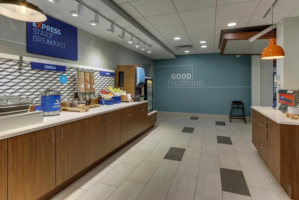Holiday Inn Express & Suites Troy by IHG photo 60