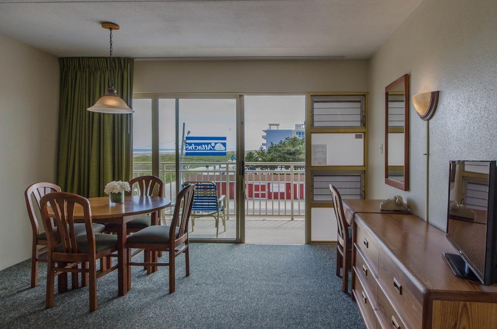 Attache Motel photo 45