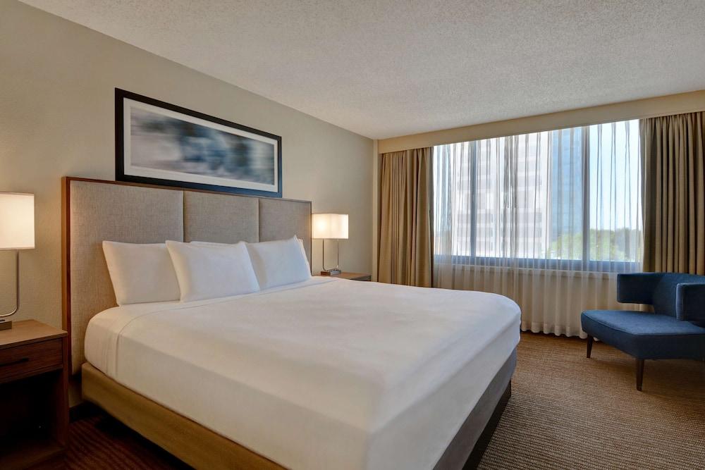 Embassy Suites Hotel Winston-Salem photo 10