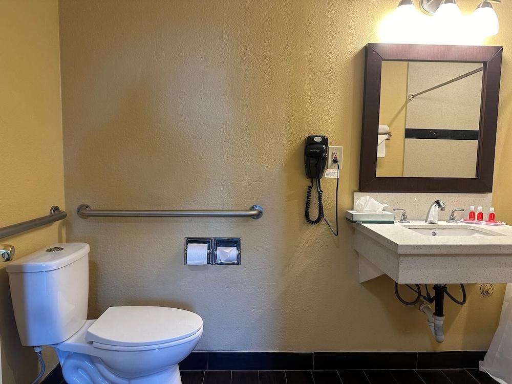 Hotel Avenida - Oceanside Camp Pendleton photo 12