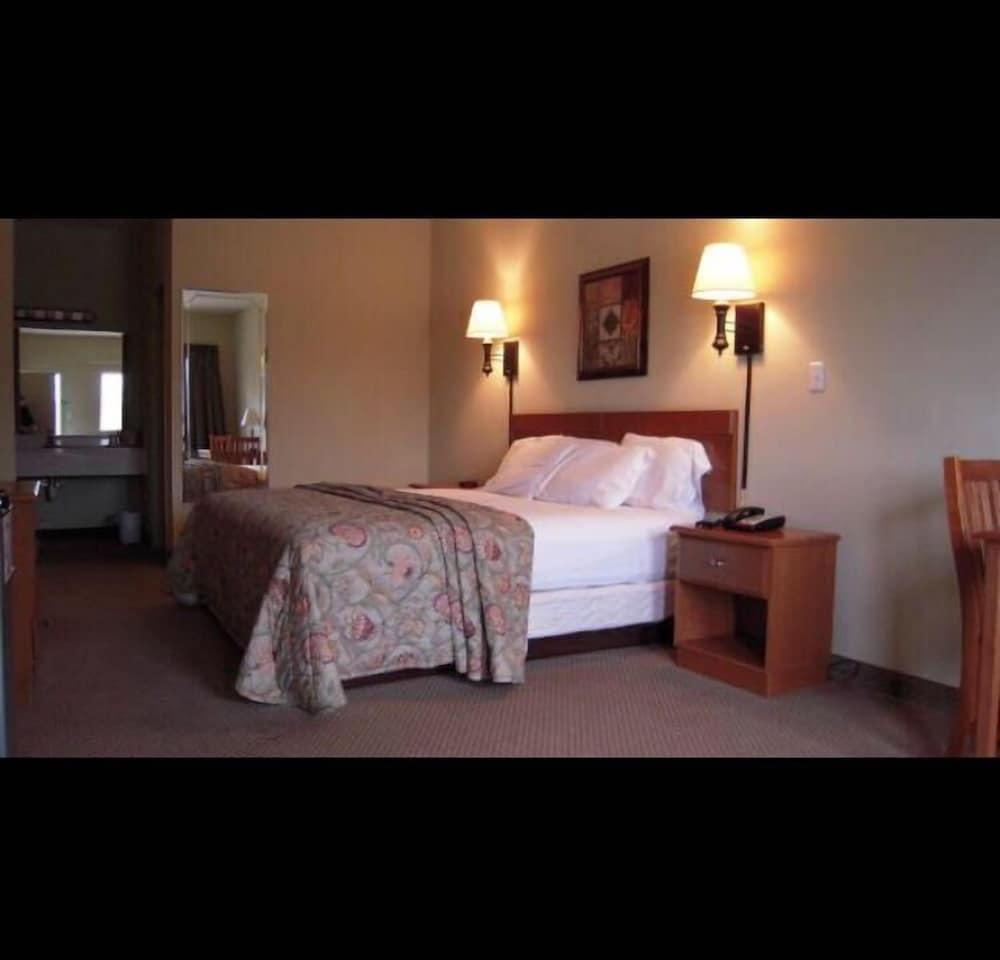 City Heart Inn & Suites photo 15