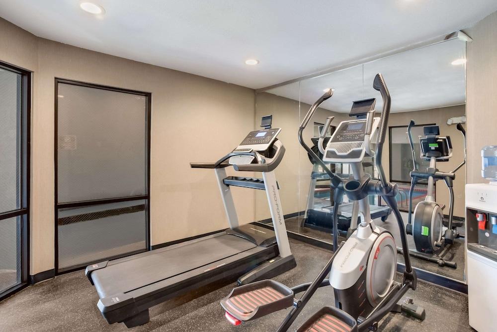 Quality Inn Lees Summit - Kansas City photo 31