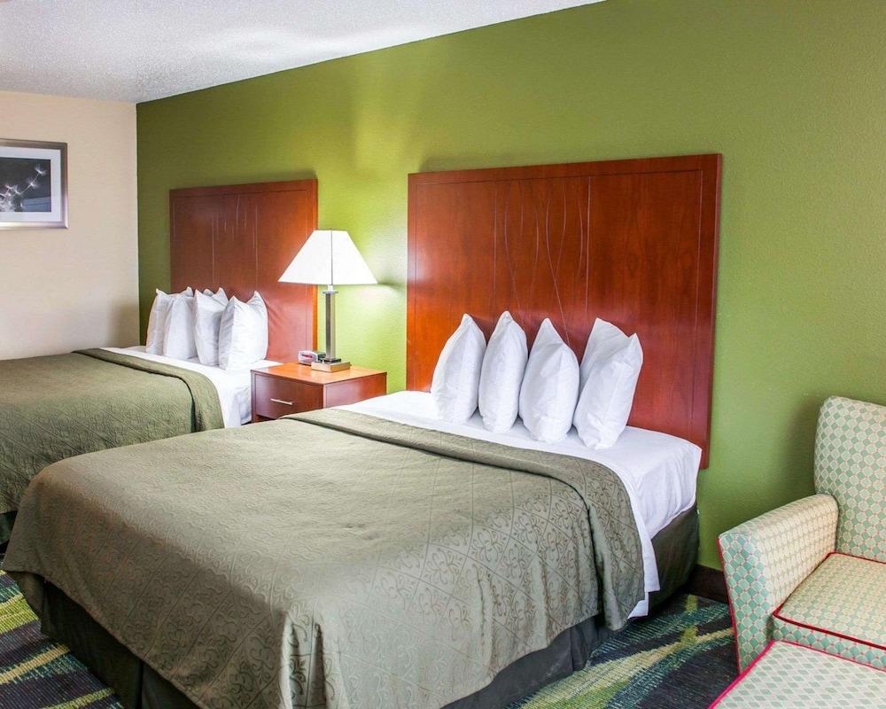 Quality Inn & Suites South Bend Airport photo 36