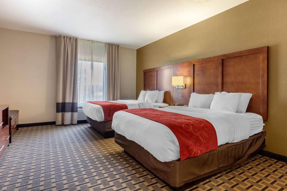 Comfort Suites Rolla photo 21