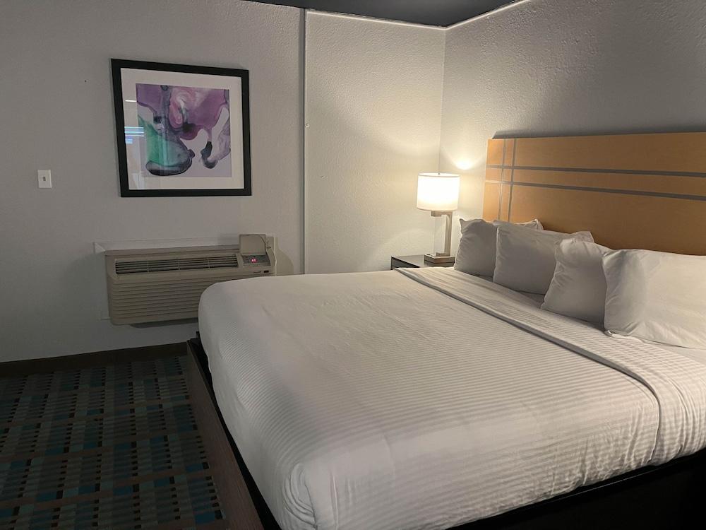 Studio 6 Amarillo, TX – West Medical Center photo 27