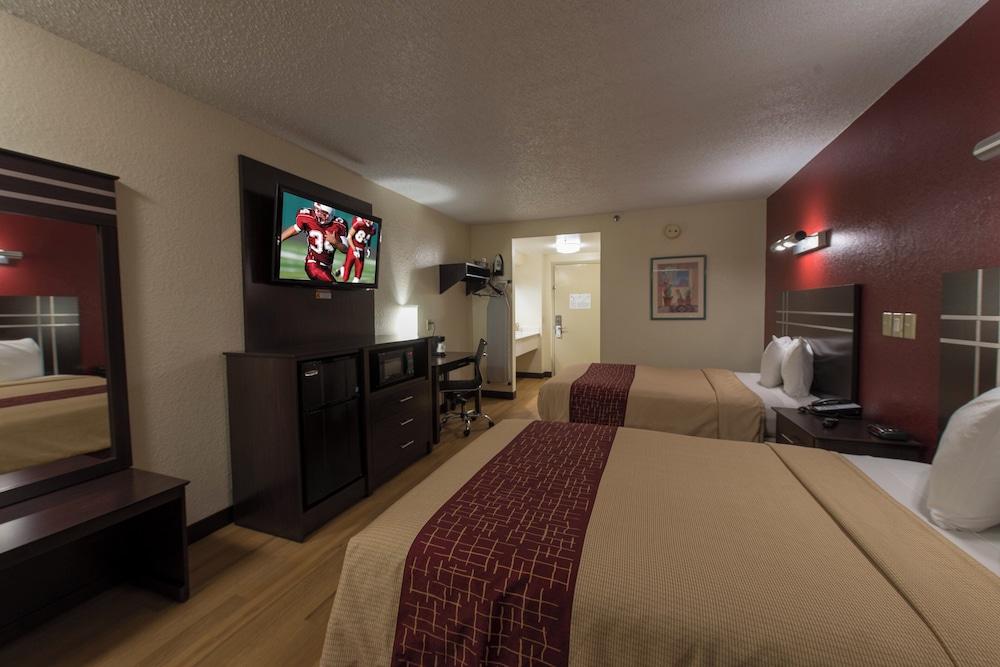 Red Roof Inn Houston - Brookhollow photo 8