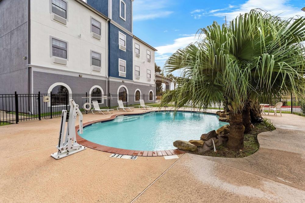 Sonesta Essential Beaumont photo 20