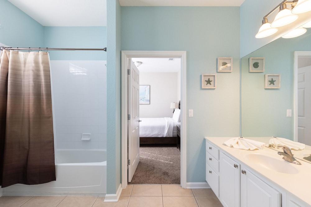 Vista Cay by Orlando Resort Rentals on Universal Boulevard photo 61