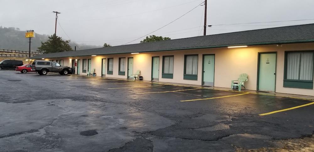 Quick Stop Motel photo 21