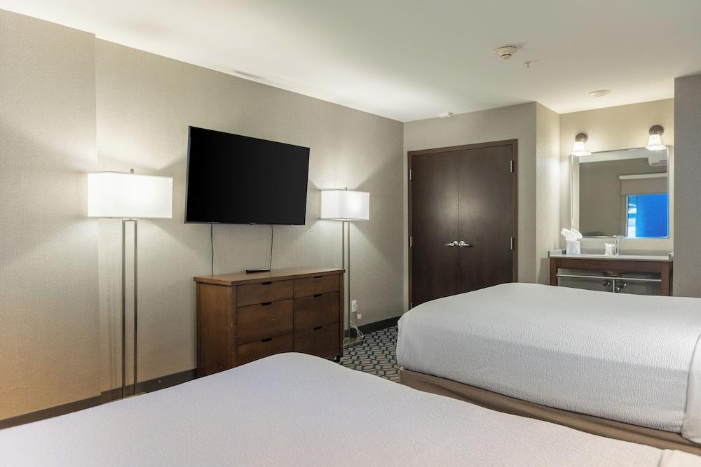 Crowne Plaza Niagara Falls NY Riverside by IHG photo 18