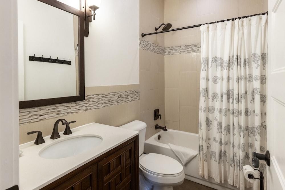 Aspenwood Manor photo 9