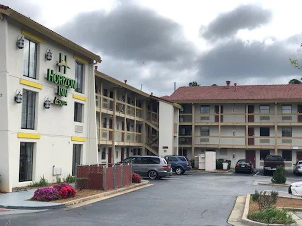 Horizon Inn & Suites photo 32
