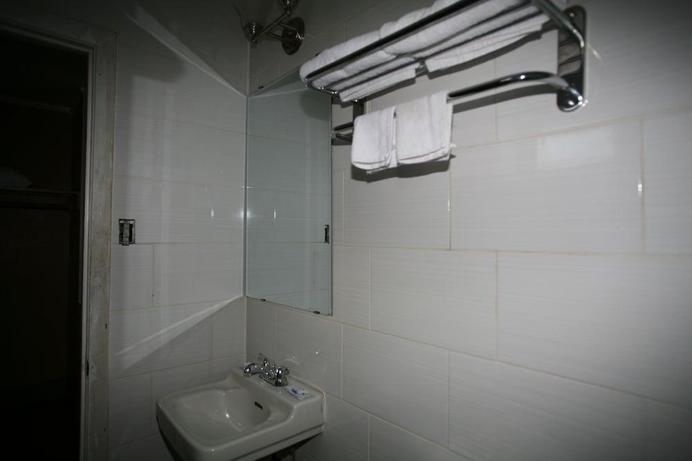 Royal Inn photo 13