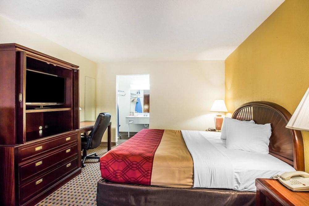 Rodeway Inn & Suites Carrollton photo 24