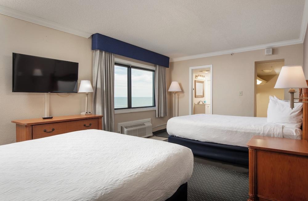 Grande Shores Ocean Resort photo 31