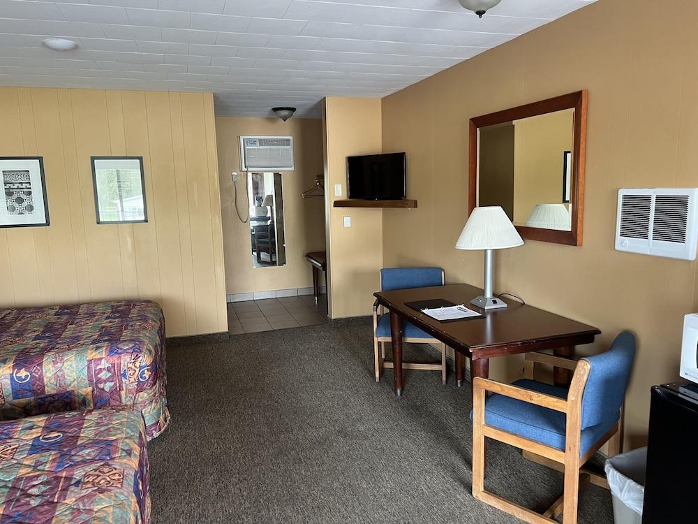 All Star Inn & Suites photo 40