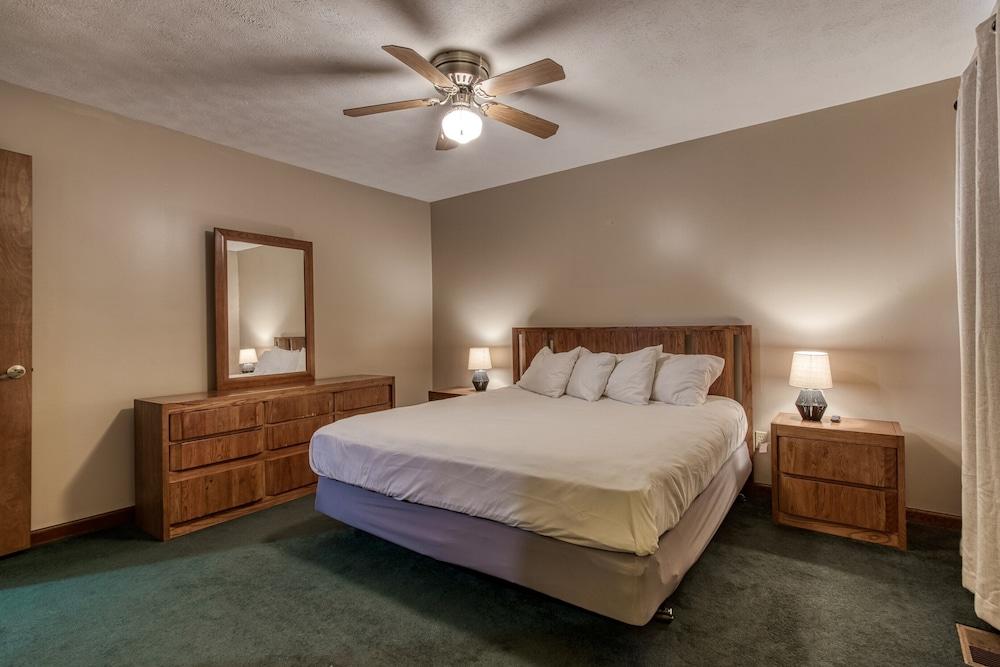 Pinecrest Hotel B photo 9